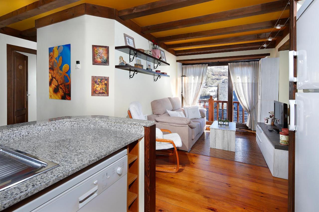 Apartamento La Santeta De Aran Βιέλα Εξωτερικό φωτογραφία